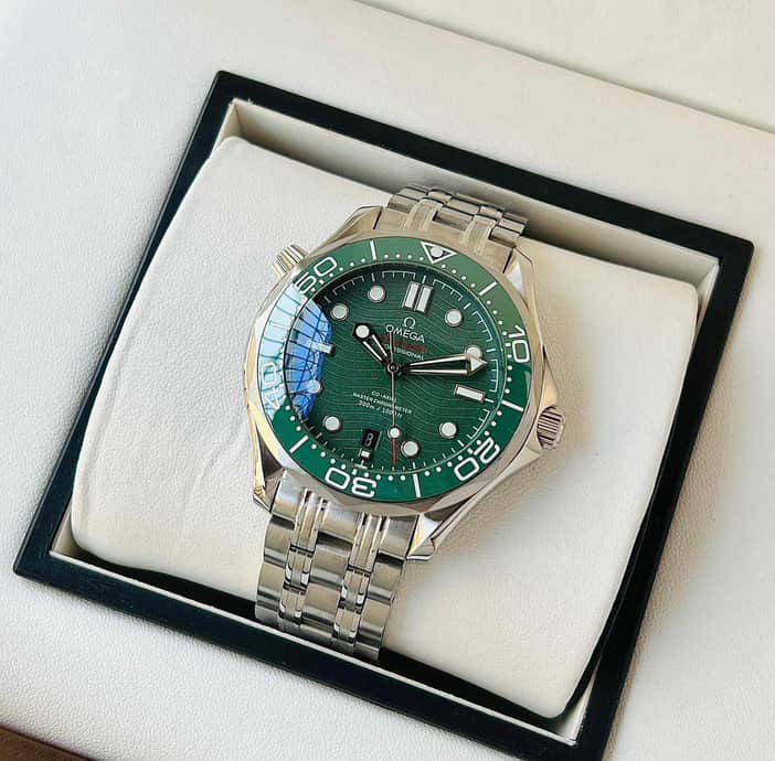 Omega Seamaster Diver Green